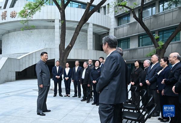 nEO_IMG_p4-习近平在中国人民大学考察时强调 坚持党的领导传承红色基因扎根中国大地 走出一条建设中国特色世界一流大学新路-新华网 .jpg